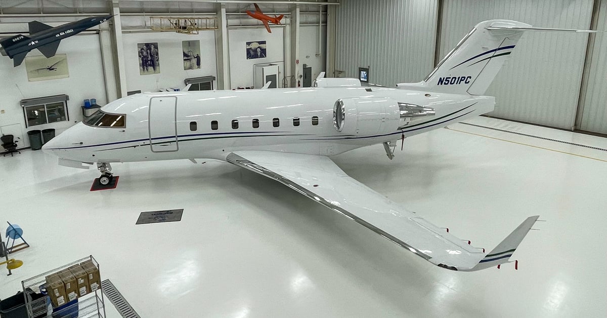 Polyaspartic floors for Aviation Hangars | Resinwerks